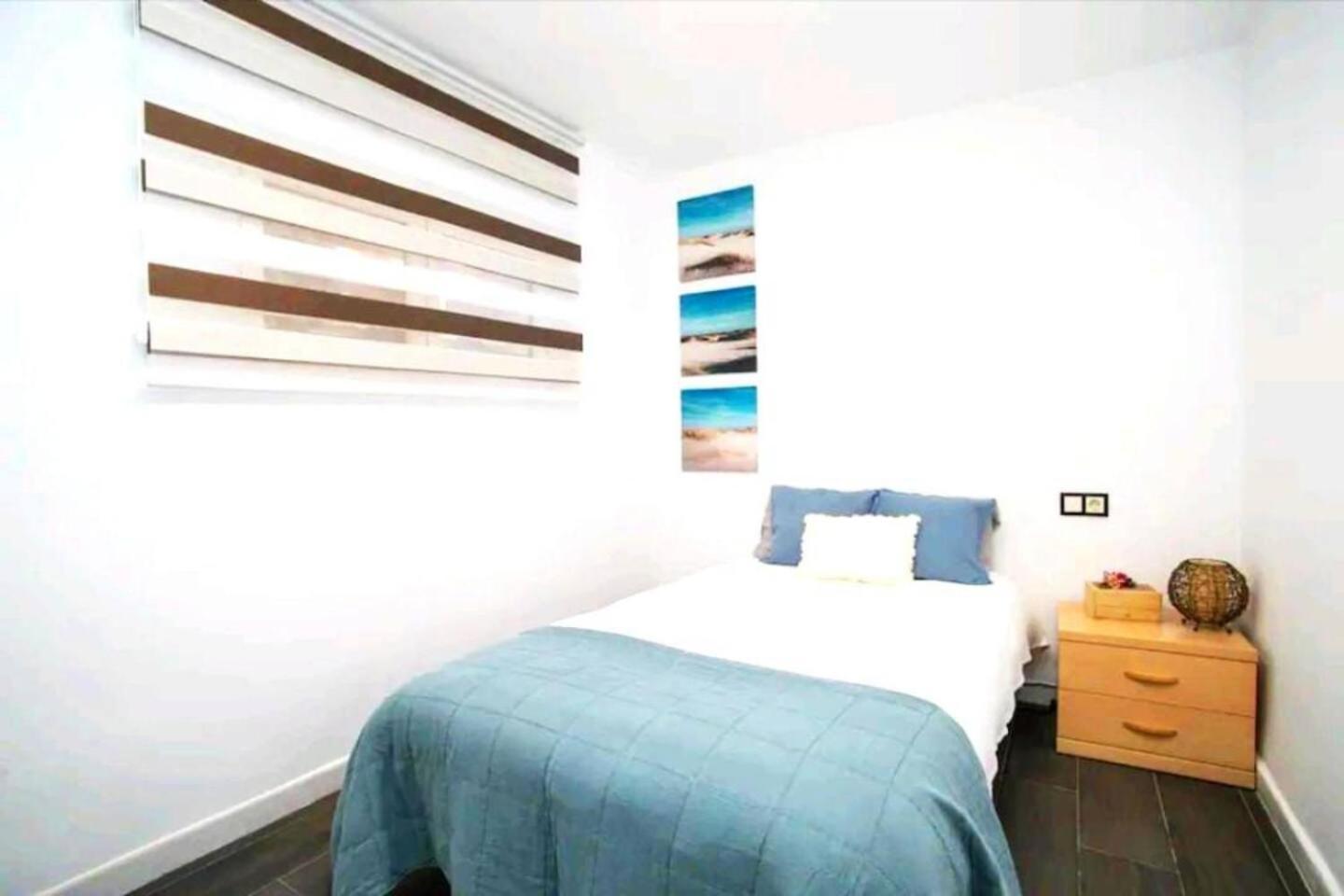 Stylish & Fully Furnished 3 Bedrooms Flat -4 Min Walk To Beautiful Beach Аликанте Екстериор снимка